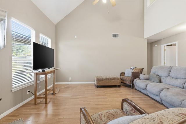 201 Cassandra DR, Hutto, TX 78634