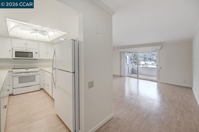 4033 Terra Granada Dr 9C, Walnut Creek, CA 94595