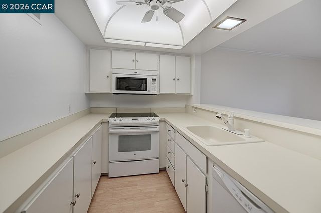 4033 Terra Granada Dr 9C, Walnut Creek, CA 94595