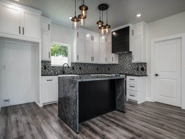 204 W Collins, Decatur, TX 76234