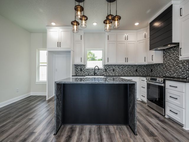 204 W Collins, Decatur, TX 76234