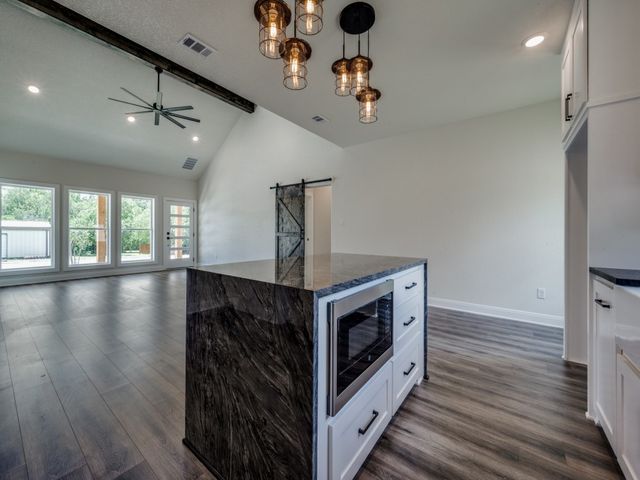 204 W Collins, Decatur, TX 76234