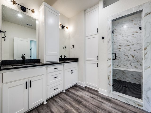 204 W Collins, Decatur, TX 76234