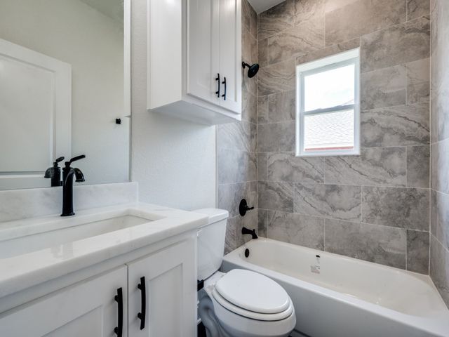 204 W Collins, Decatur, TX 76234