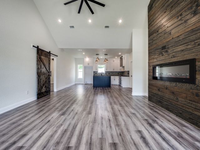 204 W Collins, Decatur, TX 76234
