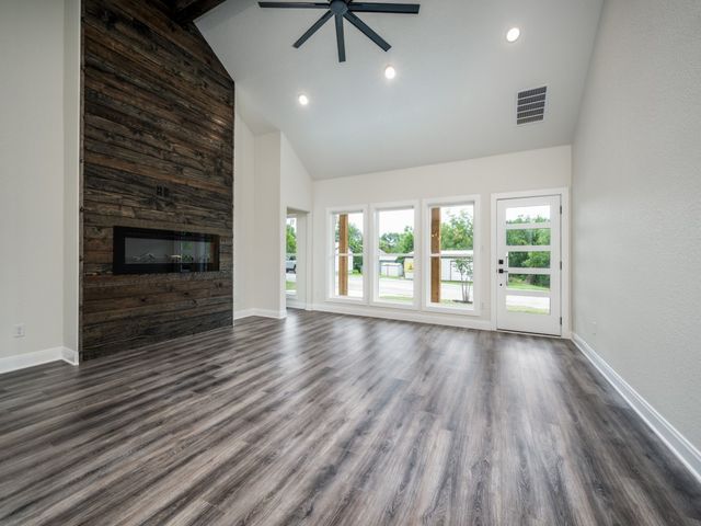 204 W Collins, Decatur, TX 76234