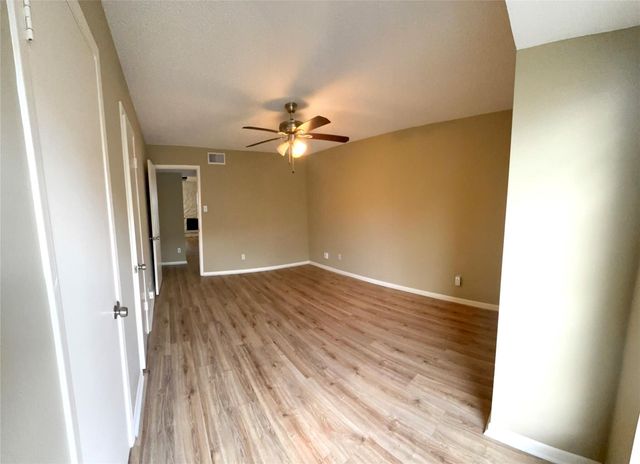 17331 Red Oak Drive 26, Houston, TX 77090