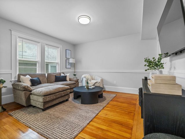 7 Dickson 2, Somerville, MA 02144