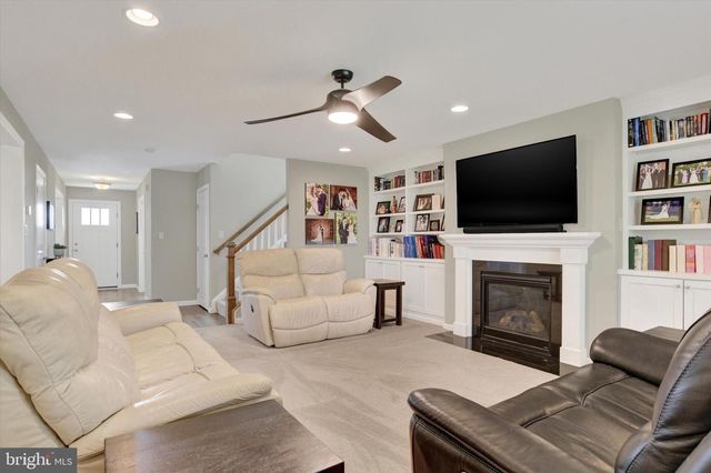 464 APPLE HOLLOW ROAD, Mechanicsburg, PA 17055