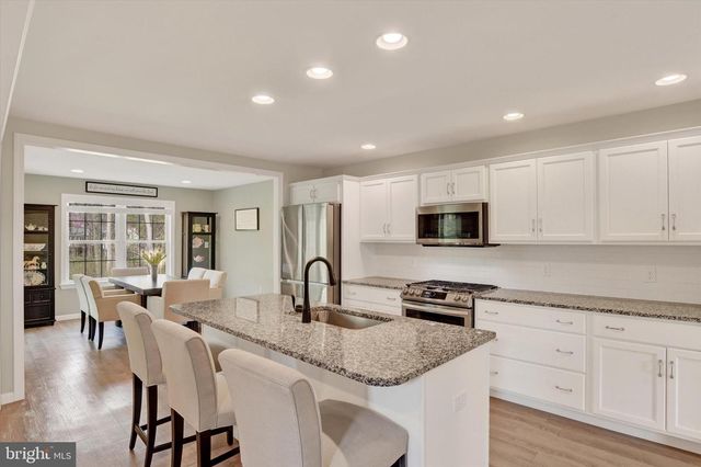 464 APPLE HOLLOW ROAD, Mechanicsburg, PA 17055