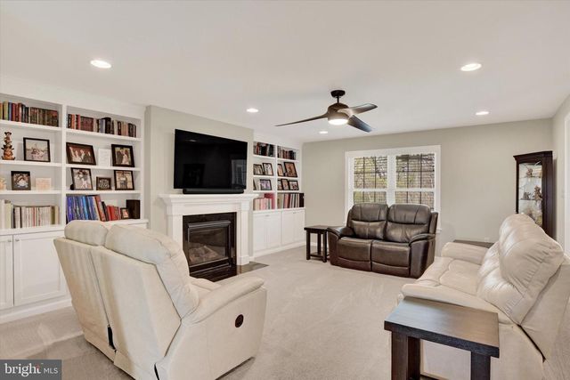 464 APPLE HOLLOW ROAD, Mechanicsburg, PA 17055