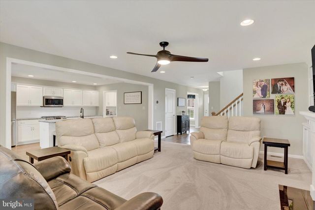 464 APPLE HOLLOW ROAD, Mechanicsburg, PA 17055