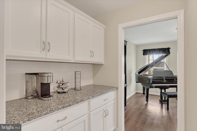 464 APPLE HOLLOW ROAD, Mechanicsburg, PA 17055