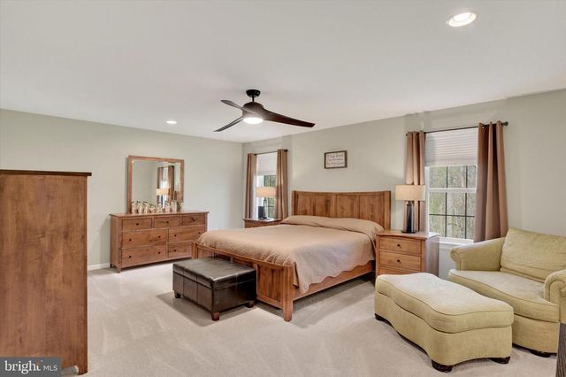 464 APPLE HOLLOW ROAD, Mechanicsburg, PA 17055