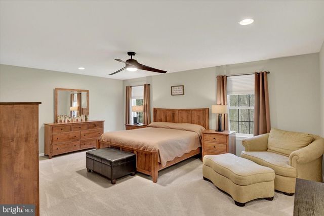 464 APPLE HOLLOW ROAD, Mechanicsburg, PA 17055