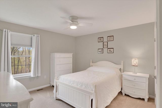 464 APPLE HOLLOW ROAD, Mechanicsburg, PA 17055