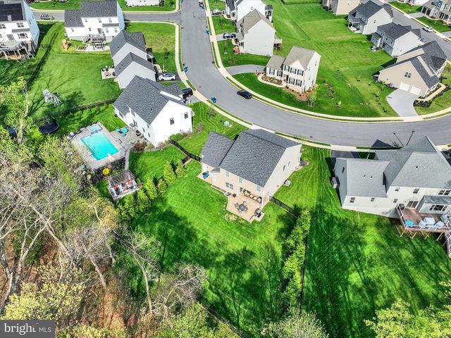 464 APPLE HOLLOW ROAD, Mechanicsburg, PA 17055