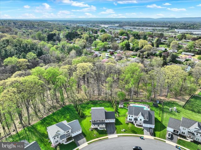 464 APPLE HOLLOW ROAD, Mechanicsburg, PA 17055