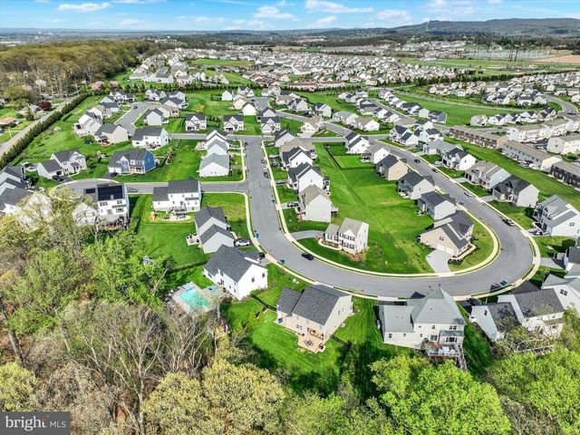 464 APPLE HOLLOW ROAD, Mechanicsburg, PA 17055