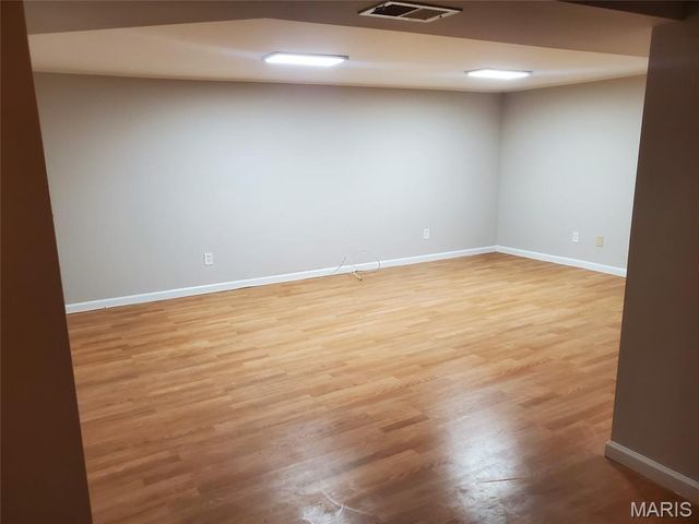 1574 Ville Angela Lane, Hazelwood, MO 63042