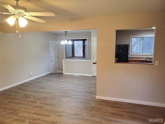 1574 Ville Angela Lane, Hazelwood, MO 63042