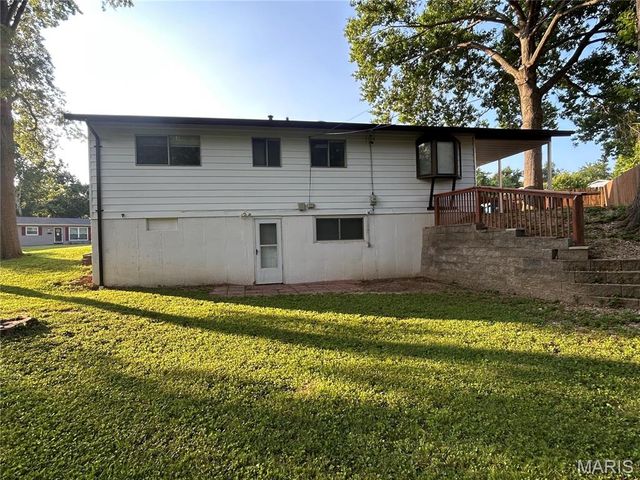 1574 Ville Angela Lane, Hazelwood, MO 63042