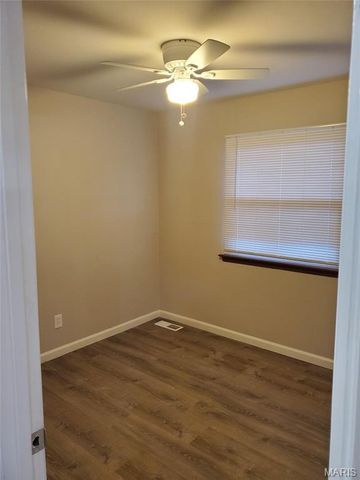 1574 Ville Angela Lane, Hazelwood, MO 63042
