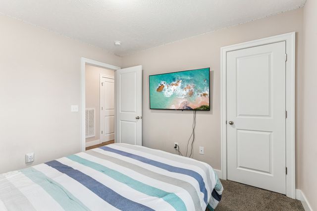 2212 Red Barn Rd, Christiana, TN 37037