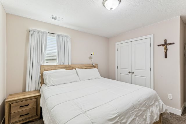 2212 Red Barn Rd, Christiana, TN 37037