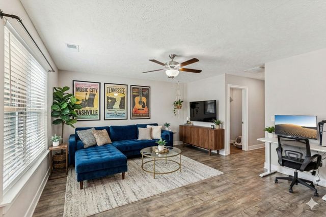 2212 Red Barn Rd, Christiana, TN 37037