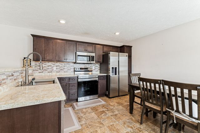 2212 Red Barn Rd, Christiana, TN 37037