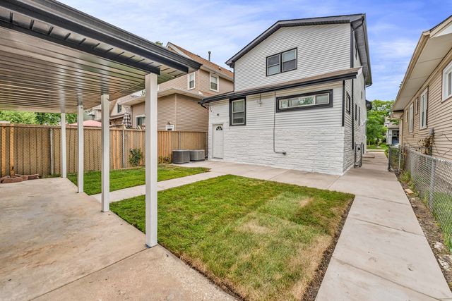 921 N Humphrey Avenue, Oak Park, IL 60302
