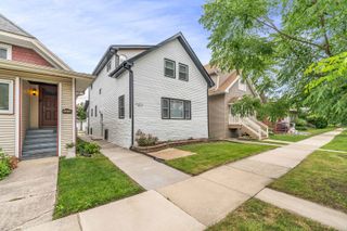 921 N Humphrey Avenue, Oak Park, IL 60302