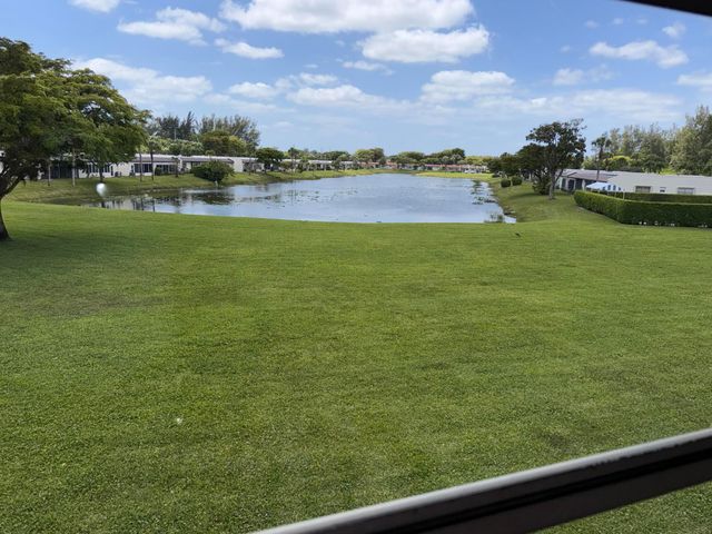 148 Lake Constance Drive 148, West Palm Beach, FL 33411