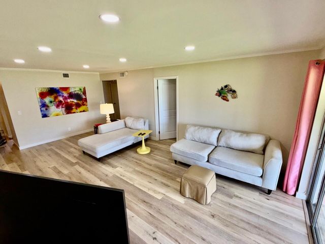 148 Lake Constance Drive 148, West Palm Beach, FL 33411