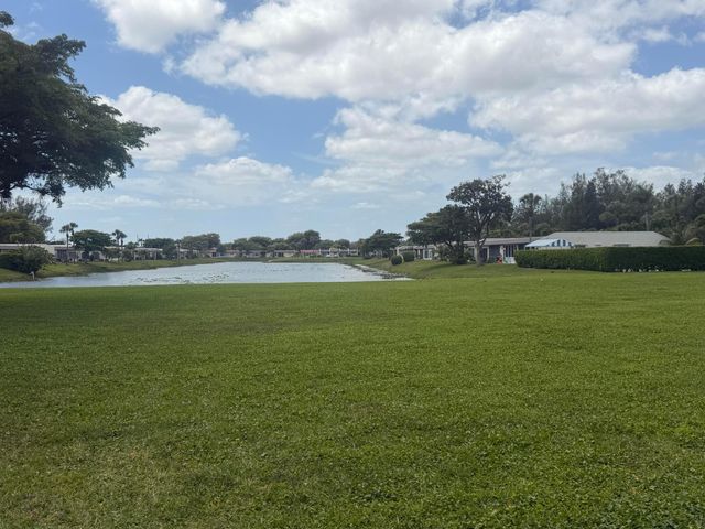 148 Lake Constance Drive 148, West Palm Beach, FL 33411