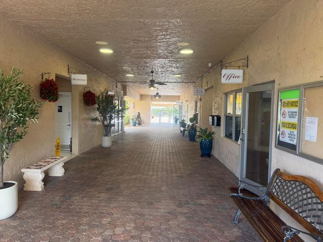 148 Lake Constance Drive 148, West Palm Beach, FL 33411