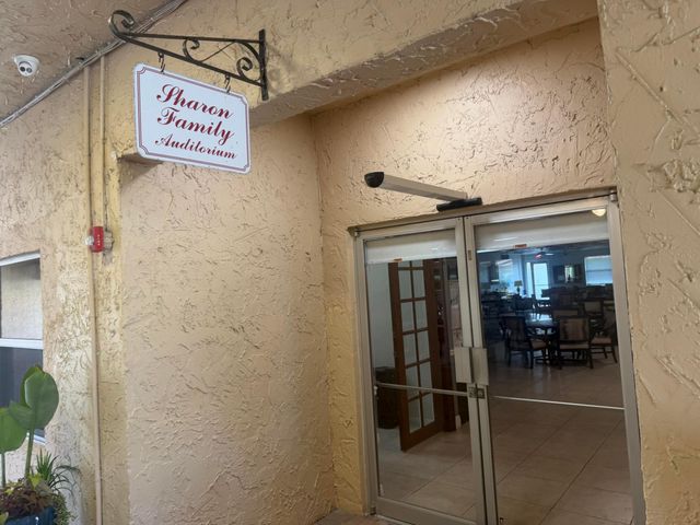 148 Lake Constance Drive 148, West Palm Beach, FL 33411