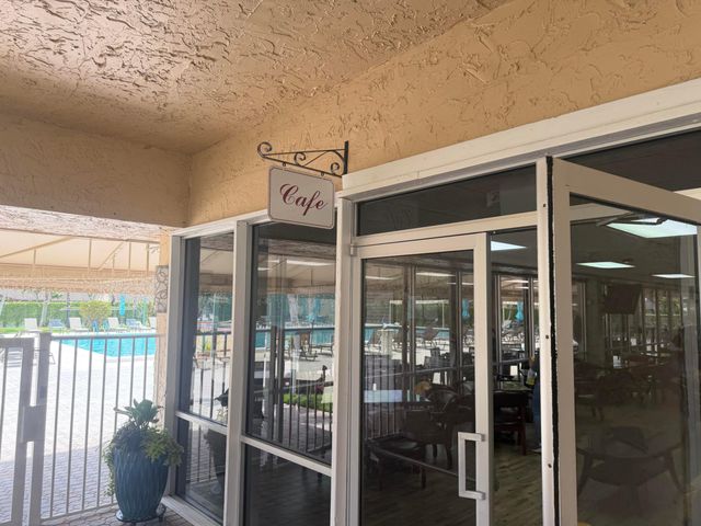 148 Lake Constance Drive 148, West Palm Beach, FL 33411