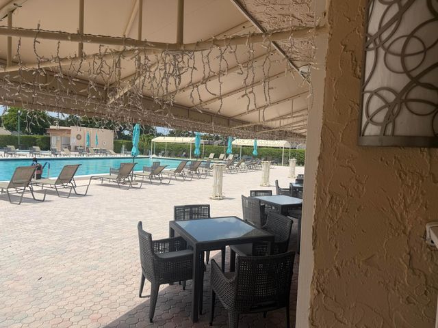 148 Lake Constance Drive 148, West Palm Beach, FL 33411