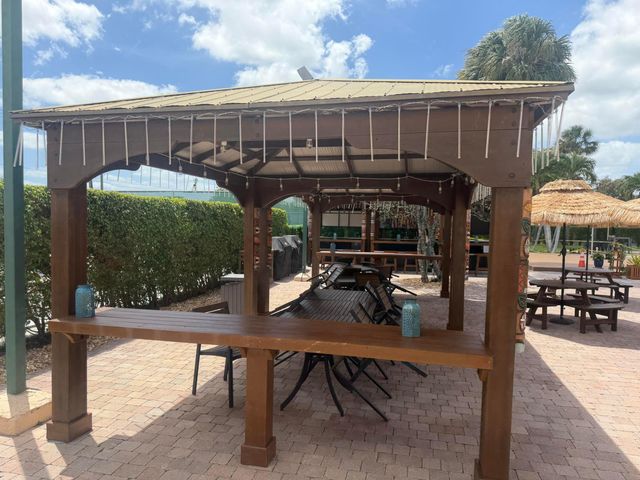 148 Lake Constance Drive 148, West Palm Beach, FL 33411