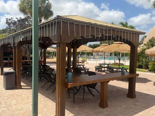 148 Lake Constance Drive 148, West Palm Beach, FL 33411