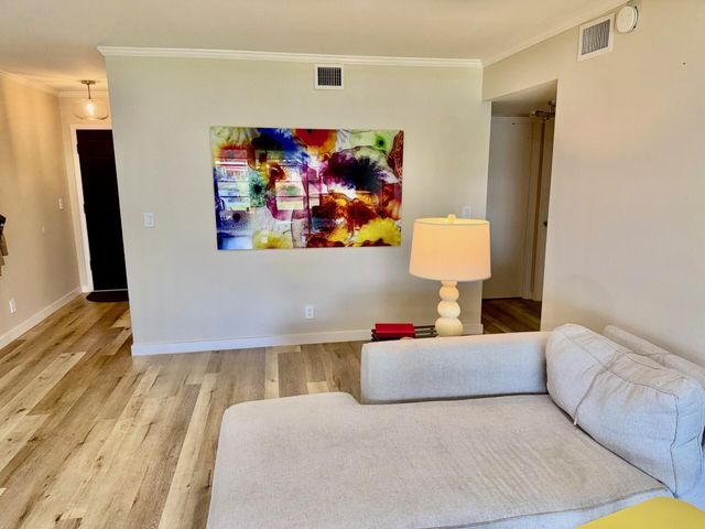 148 Lake Constance Drive 148, West Palm Beach, FL 33411