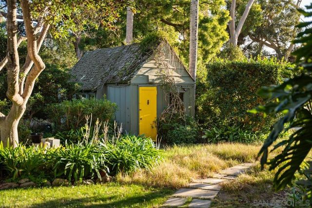 1205 Muirlands Dr, La Jolla, CA 92037