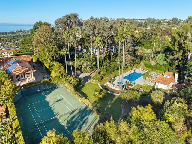 1205 Muirlands Dr, La Jolla, CA 92037