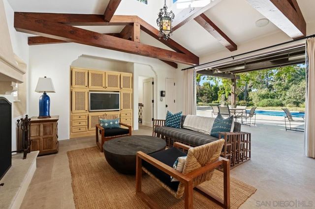 1205 Muirlands Dr, La Jolla, CA 92037