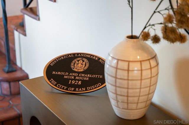 1205 Muirlands Dr, La Jolla, CA 92037