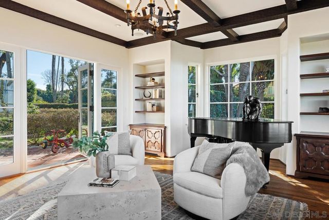 1205 Muirlands Dr, La Jolla, CA 92037