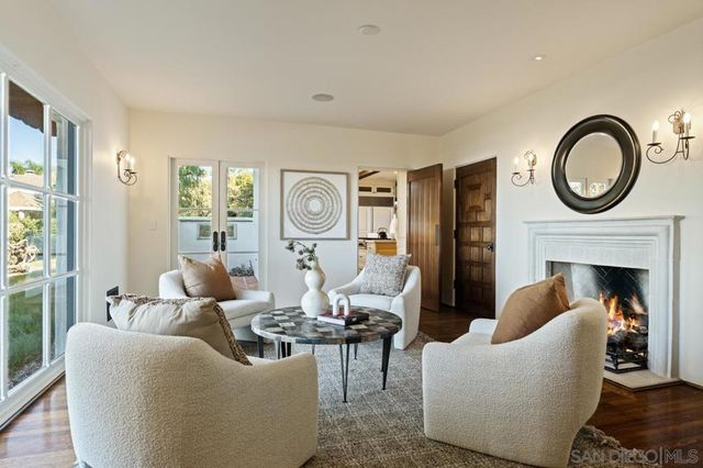 1205 Muirlands Dr, La Jolla, CA 92037