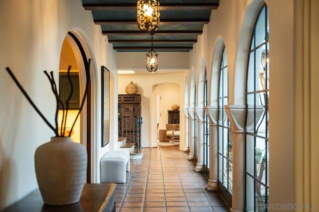 1205 Muirlands Dr, La Jolla, CA 92037